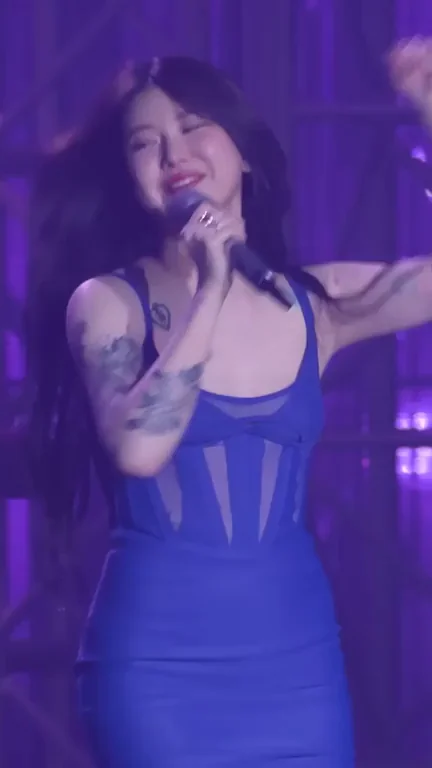 Yerin Baek's Slutty Kpop Mic Tease 😈🎤💦