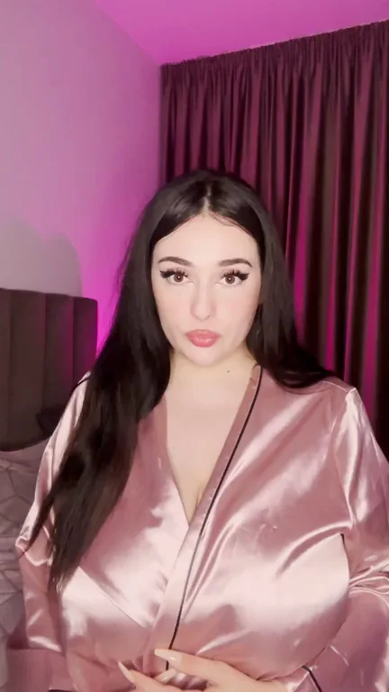 Come over later so I can ride your face 🤤