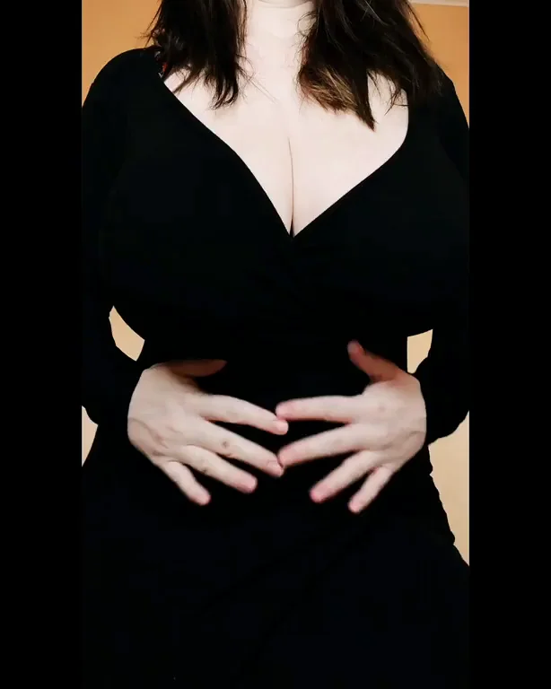 3... 2... 1... BOOBS 😁