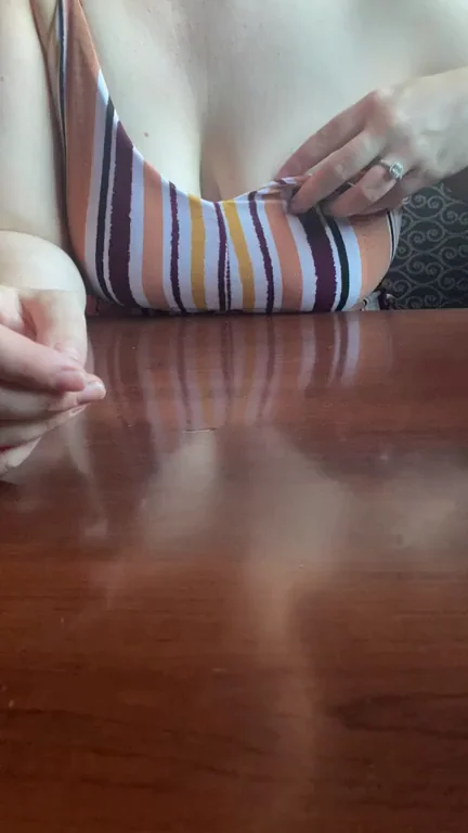 Risky flash in a crazy busy bar *sound on*