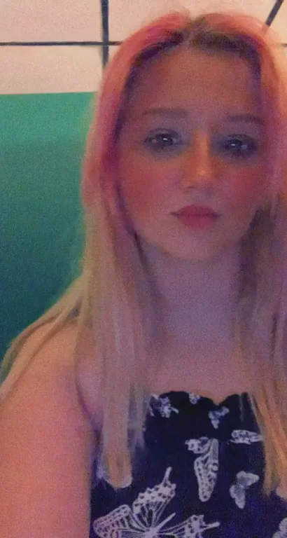 [18f] Public titty drop ??
