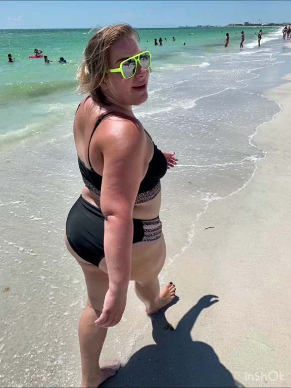 I wish I had some company after the beach, who is going to keep my attention? Check comments 😁˜