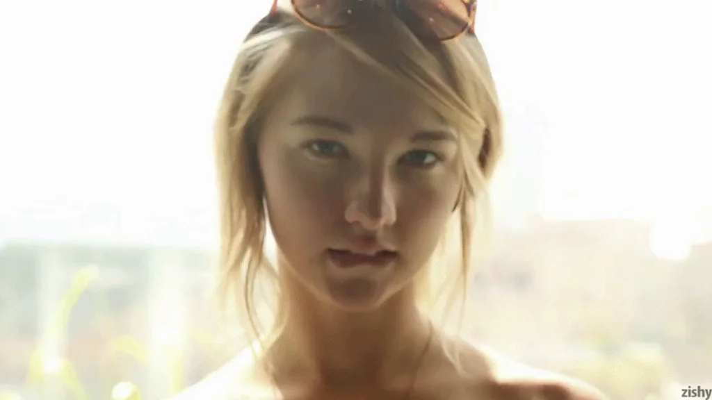 Blonde Slut Thrilled to Flash Tits in Public 😈🔥