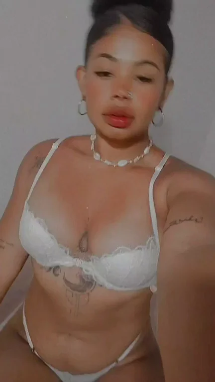 Real men eat pussy first, right daddy? 🤤ª