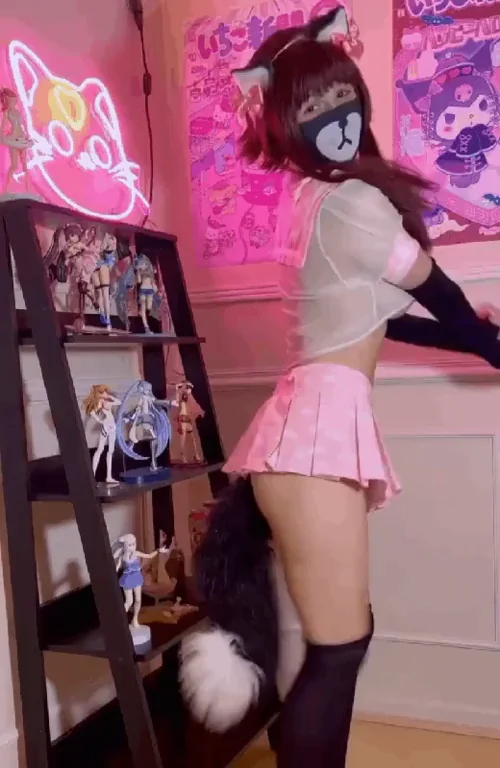 Slutty Kitty Neko Teases in Pink Catsuit 😻🍑
