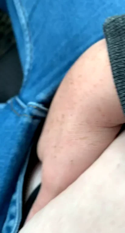 😈 Wife's Throbbing Wet Cunt Snapchat from the Car 🚗💦