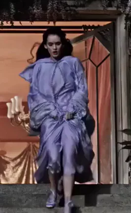 Winona Ryder's Tasty Tit Jiggle in Dracula '92 👻🍒