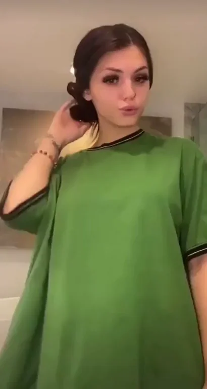 First Sub Post Tease: Green Dress Slut Says 'How We Doin?' 😏💦