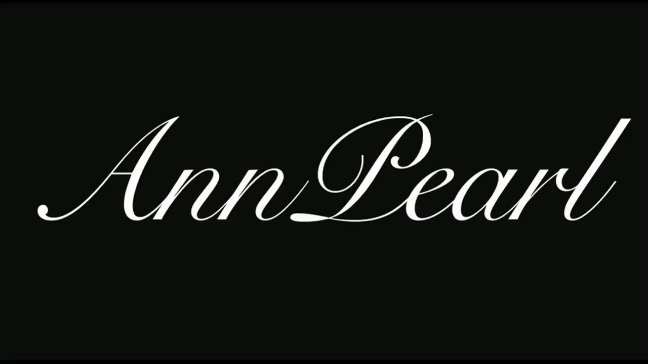 Ann Pearl's Juicy Ass Teaser: Dildo Peek for My Hot New Vid 😈🍑