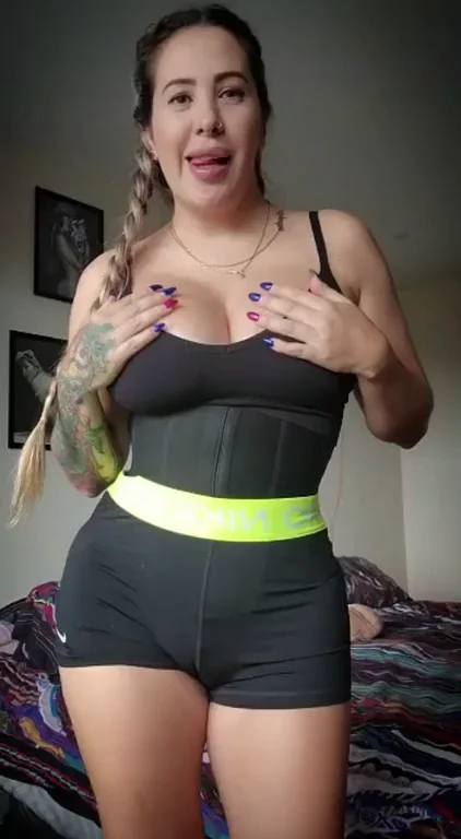 Thick MILF Mommy Begs for Cum Glaze on Her Massive Tits