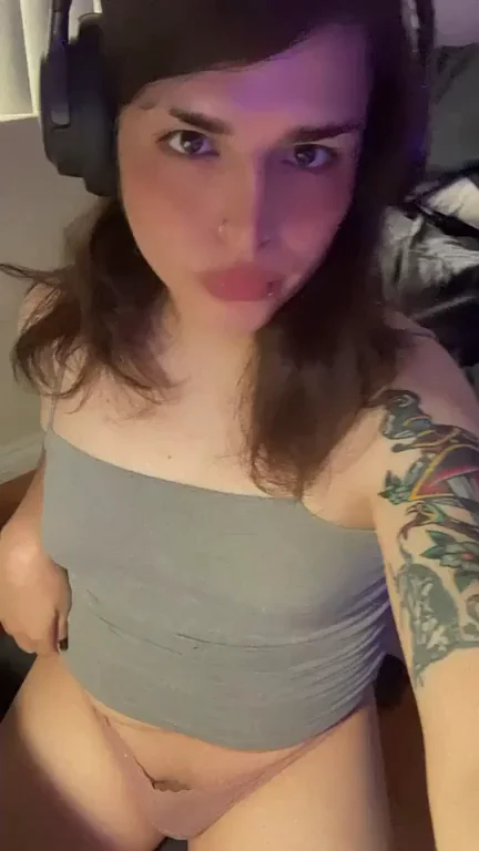 Gamer Trans Babe Begs for Head While Gaming 😈🎮💦
