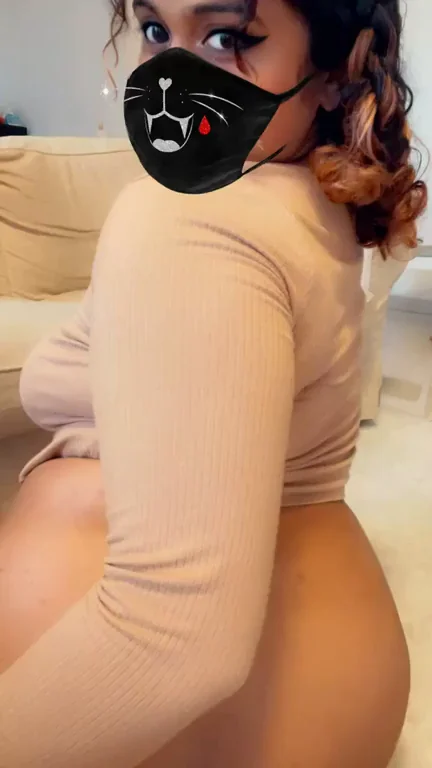 Mid-20s Breedable Booty Queen 🍑🔥 Hoping for BBC Cum Fill-Up