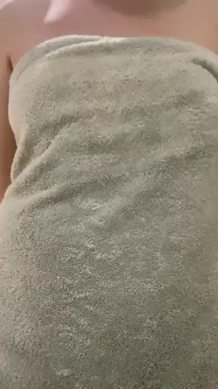 Kiss my thigh thighs ?