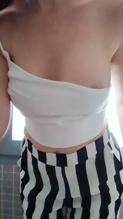 🔥 Buff Redhead Teen's Risky Downblouse Slip 😈 Big Tits Tease