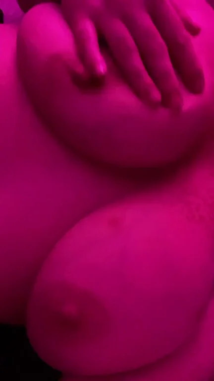BBW Babe's Massive Tits Tease: Off in an Hour, Who's Cumming? 🍈🍈🔥