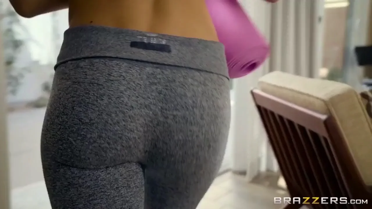 🔥 FFM Babes Strut In for Naughty Living Room Stretches 💦