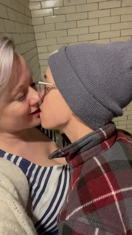 Surprise Dyke Smooch in the Tiled Room 💋👩‍❤️‍💋‍👩