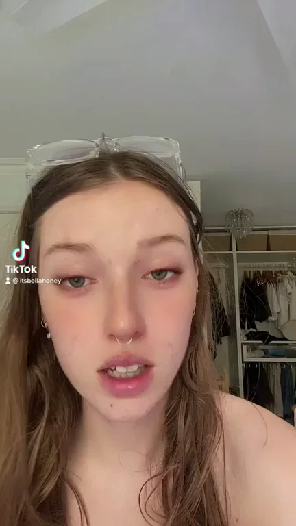 Aussie TikTok Slut's Massive Tits Out 😍🍈🍈
