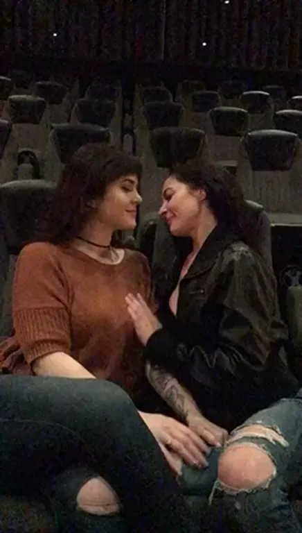 🔥 Hot Lesbo Kiss Fest in the Dark Theater 💋🍑