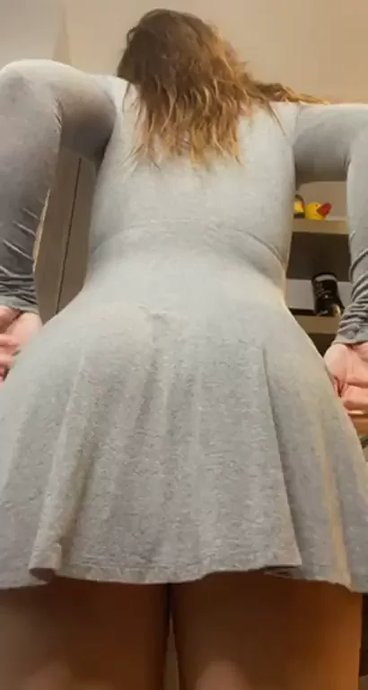🩲 No Panties Tease Under My Tight Gray Dress! 🍑