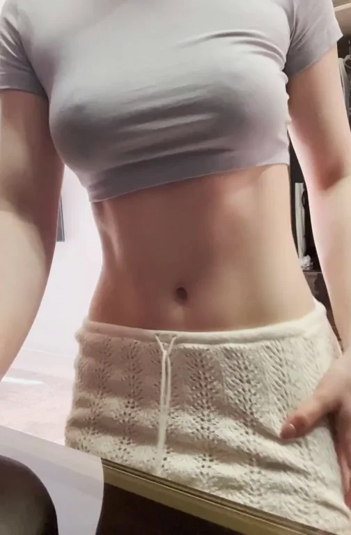 Do older men prefer girls with tight bodies?