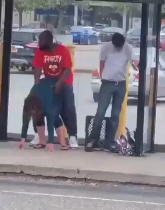 🚌 Bus Stop Trashy Slut Flash 💦