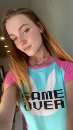 Irish Gamer Girl's Juicy Pussy Tease 😈🎮💦 Would You Let Her Smother You?