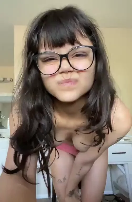 Petite Cutie with Messy Hair Begs: Stare at My Juicy Butt 🍑😍