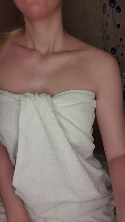 Blond Petite Teen Tease: Your Type? 🔥👧💦