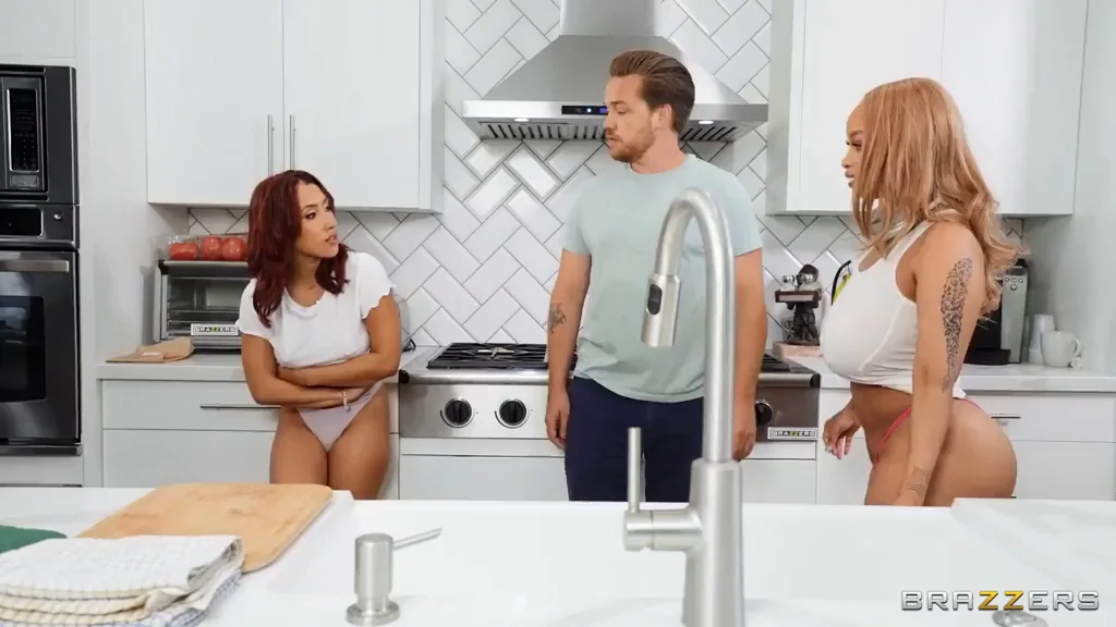[FFM] Grinding Ex-Girlfriend Kira Perez Threesome Porn GIF by pornotree.com