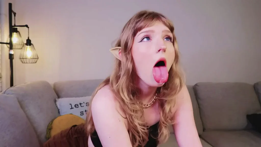 Merry Xmas 🎄 Elf Slut's Ahegao Spit Drop Zone 😛💦