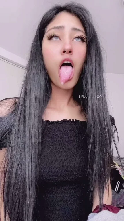 GF Material? 😩🔥 Real Ahegao Tease from Hot Amateur Slut 💦