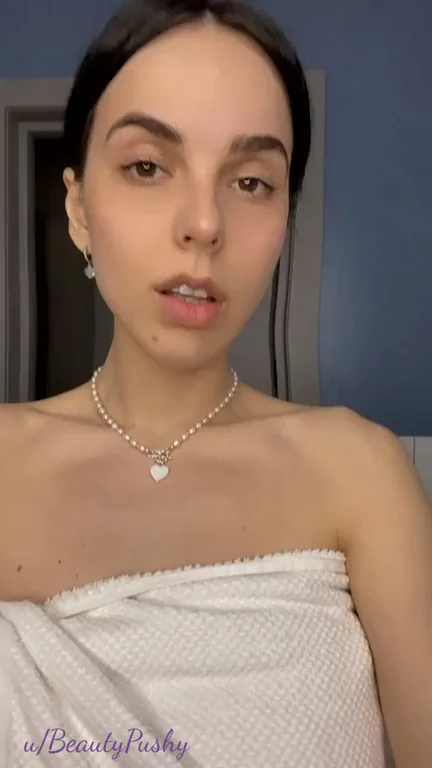 Post-Bath Natural Titty Flash 😍🛁💦