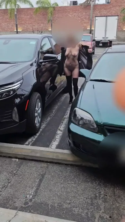 Blonde Hotwife's Naughty Dare: Strutting Butt Naked into Hotel Room