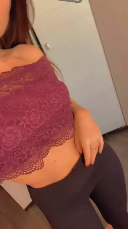 Latina Slut Teases in Tight Leggings: Legs, Lips & Lust