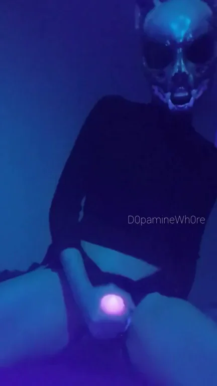 Happy Halloweenie Glow ?🍆💦