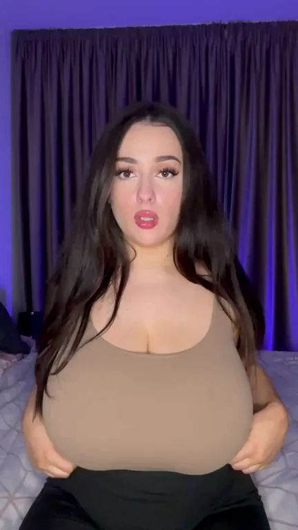 Pouty Areola Tease: Be My Fuckmate Tonight?