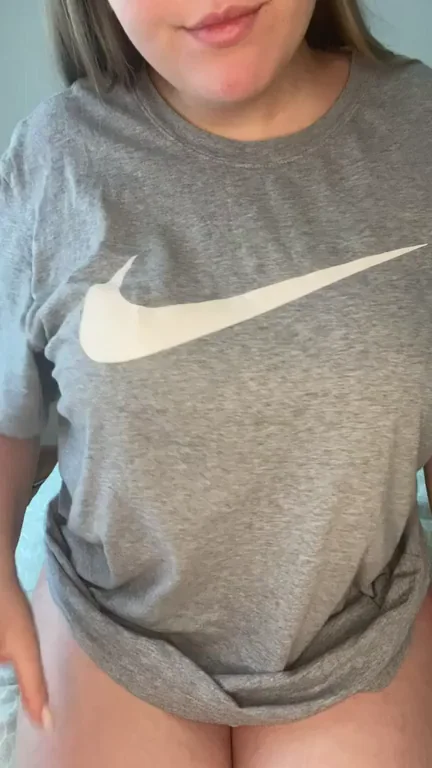 Thicc Slut's Tummy Tease in Nike Tee & Lacy Bra 🍑💦