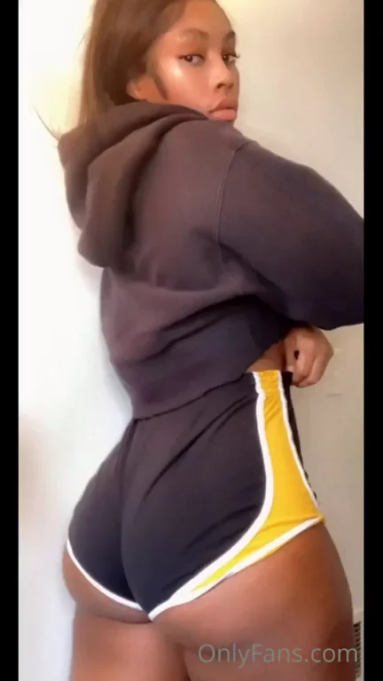 Michelle More of her Content ? in the Comments?