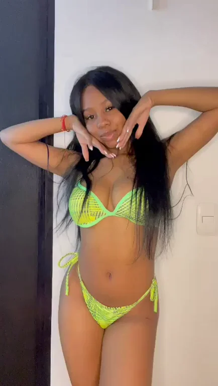 Leave a â¤ï¸ if I can send you nudes