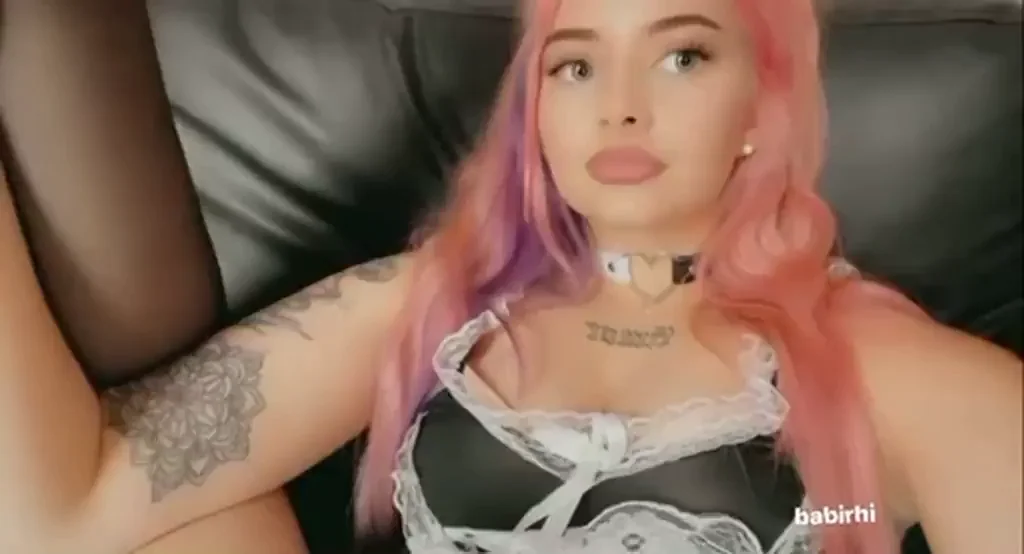 🖤 Goth Slut Offers to Clean Your House with Her Juicy Tits & Ass 😈💦