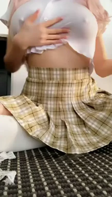 Someone tipped me $200 to show this to you guys. Deleting in 5 days