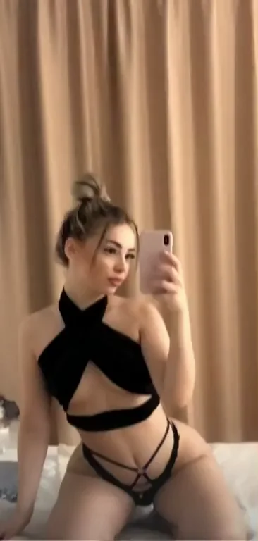 Slide Your Tongue Down This Fuckdoll's Juicy Cheeks? 🍑💦
