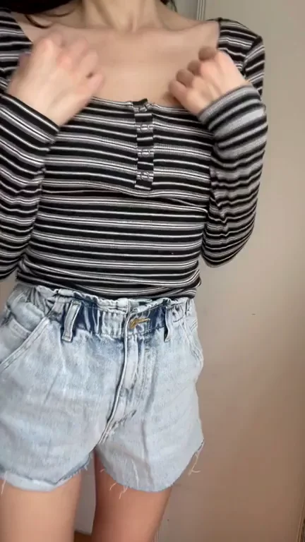 I hope at least a few people here see my petite little body