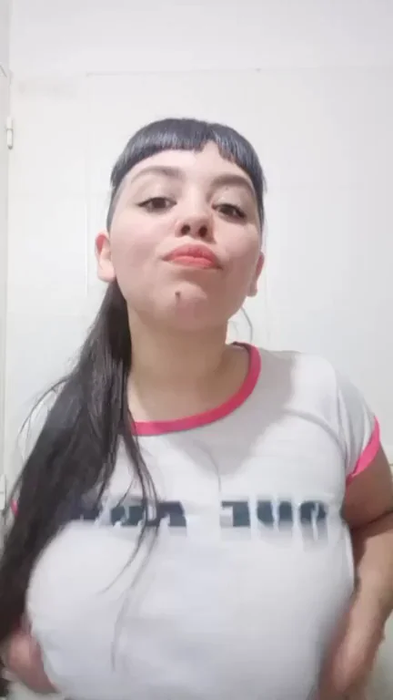 Chubby Babe's Hard Nipples Poke Thru Tee! 😈🍒
