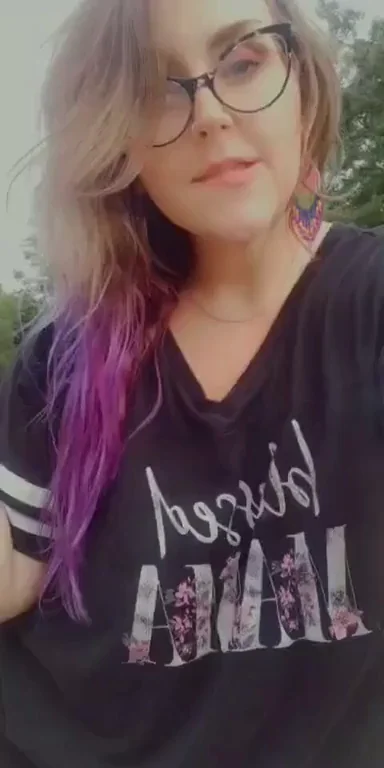 No Bra Slutty Day Tease 😈🍈🍈
