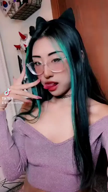 Catgirl Glasses Slut Feels All the Love 😻🕶️💋