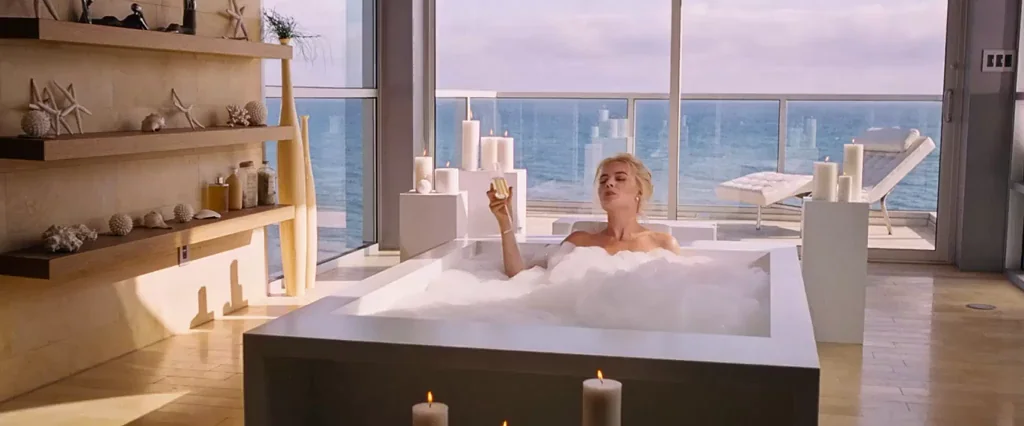 Margot Robbie's Steamy Tub Tease in The Big Short 🛁💦🍑