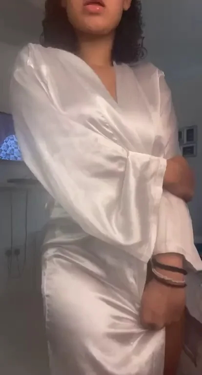 Do you like curvy girls?