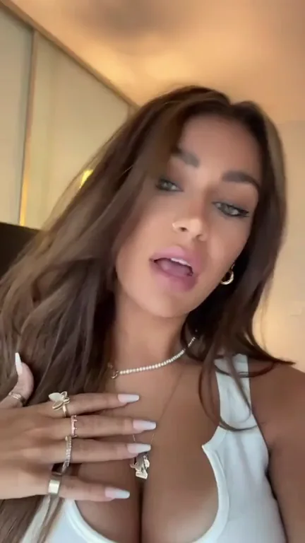 Any other Andrea Russett lovers out there?